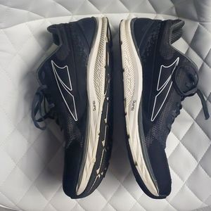 EUC Altra Torin size 13